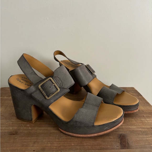 San Carlos Platform
VENDOR
KORK EASE - Picture 2 of 6